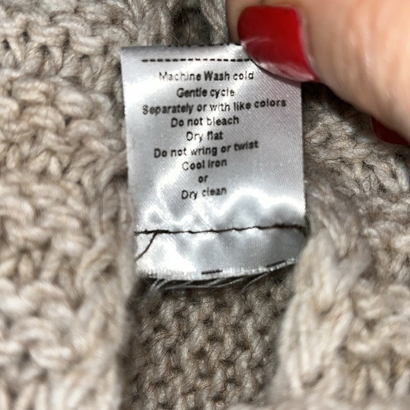 SPERICO knit cowl neck fringed hem poncho One Size oatmeal color - Picture 5 of 9